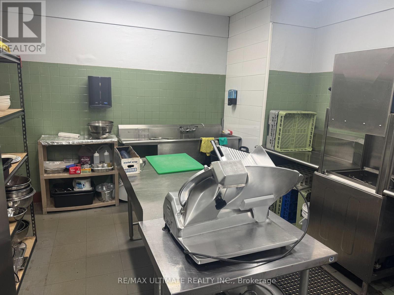 6 - 385 The West Mall, Toronto, Ontario  M9C 1E7 - Photo 6 - W12646032