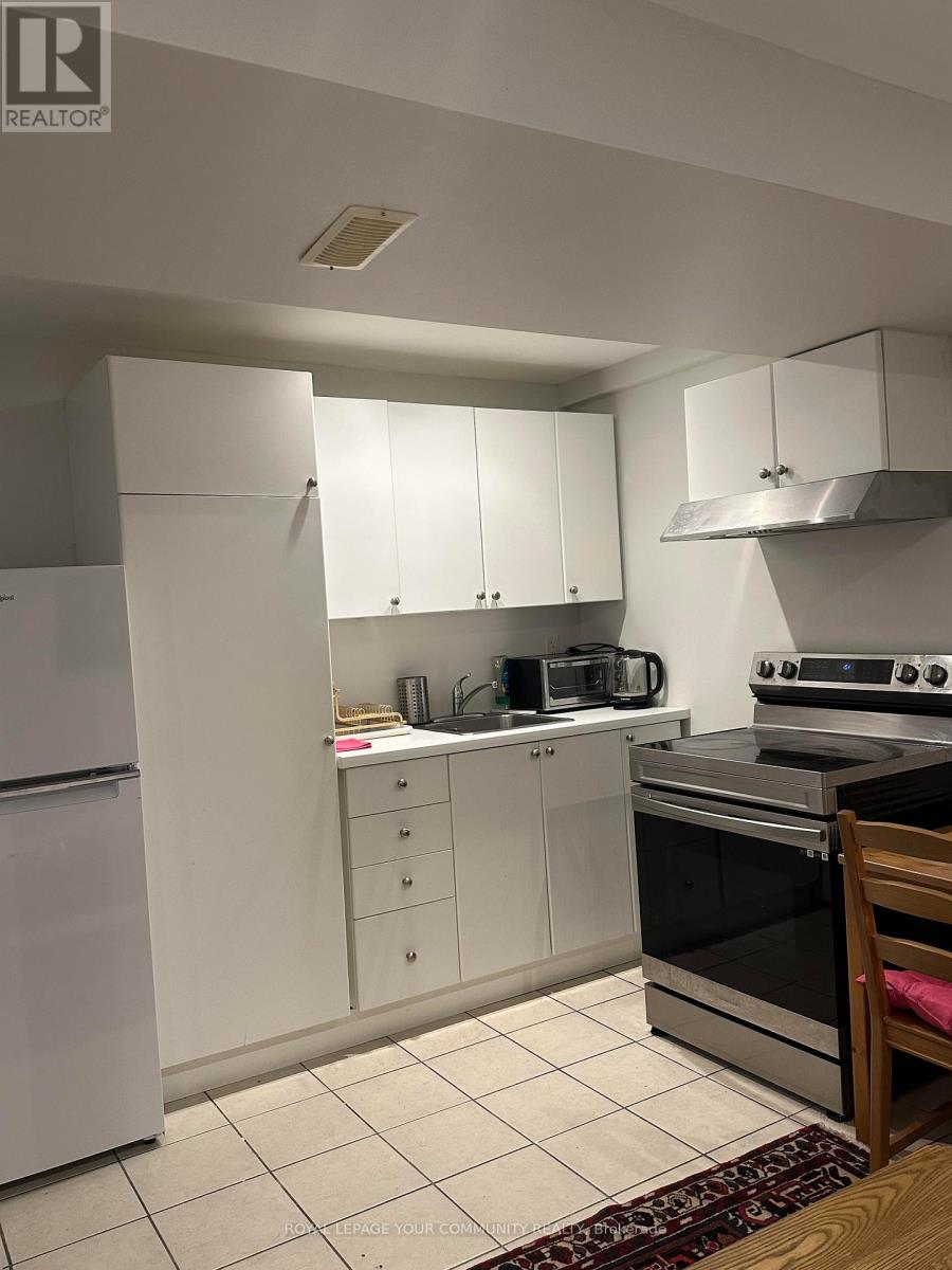 82 Valhalla Court, Aurora, Ontario  L4G 5W5 - Photo 14 - N12643522