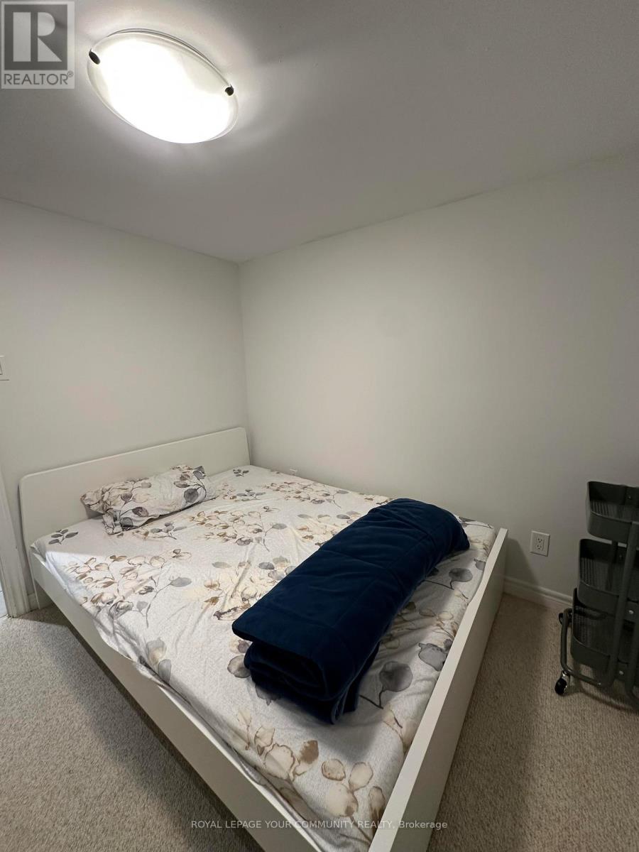 82 Valhalla Court, Aurora, Ontario  L4G 5W5 - Photo 7 - N12643522