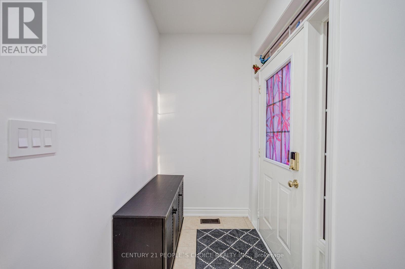 25 Dwyer Drive, Brampton, Ontario  L6S 6L2 - Photo 5 - W12646870