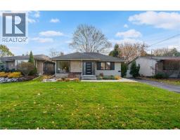 11 MCMASTER Avenue, Dundas, Ontario