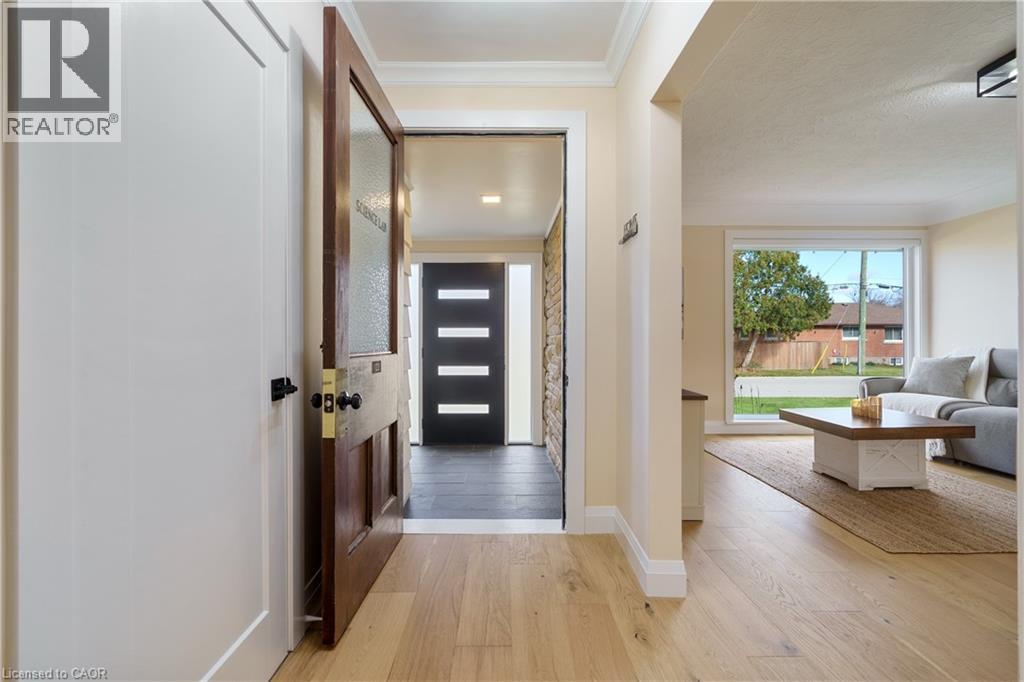 11 Mcmaster Avenue, Dundas, Ontario  L9H 4M6 - Photo 6 - 40788920