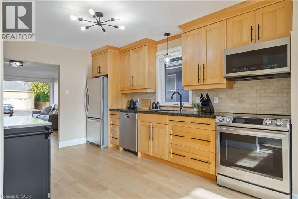 11 Mcmaster Avenue, Dundas, Ontario  L9H 4M6 - Photo 14 - 40788920