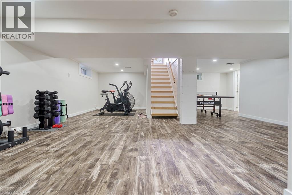 11 Mcmaster Avenue, Dundas, Ontario  L9H 4M6 - Photo 32 - 40788920