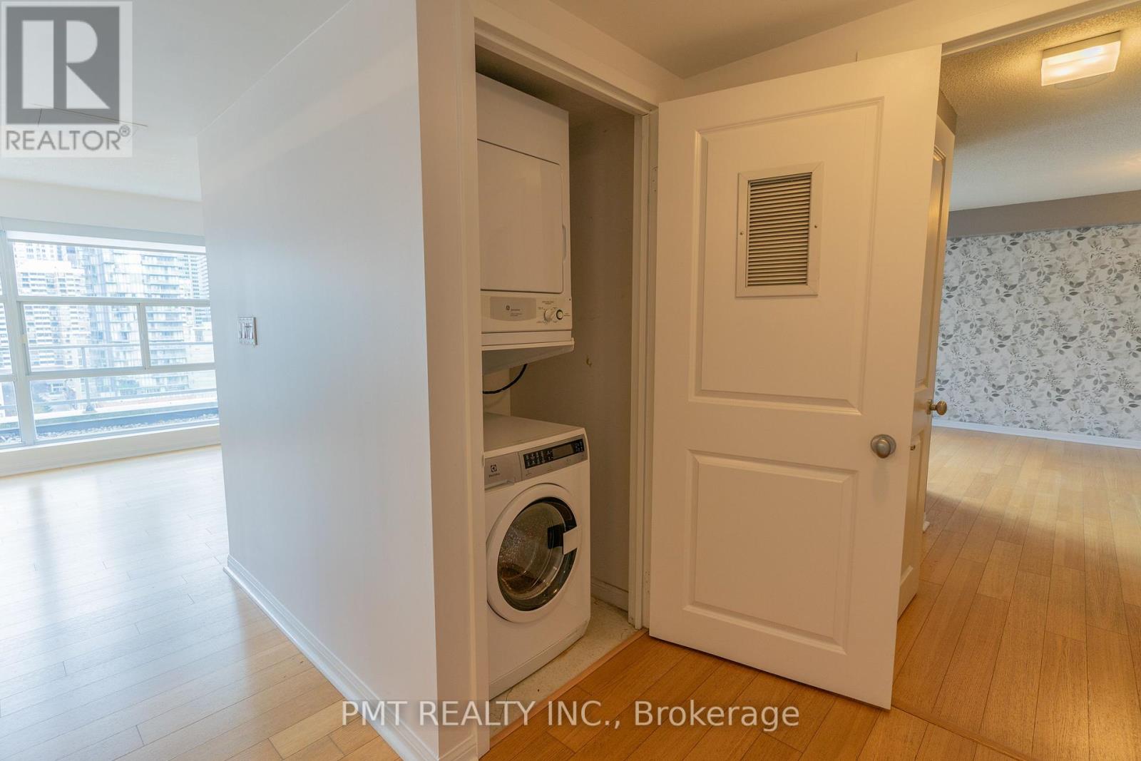 1607 - 11 St Joseph Street, Toronto, Ontario  M4Y 3G4 - Photo 17 - C12646974