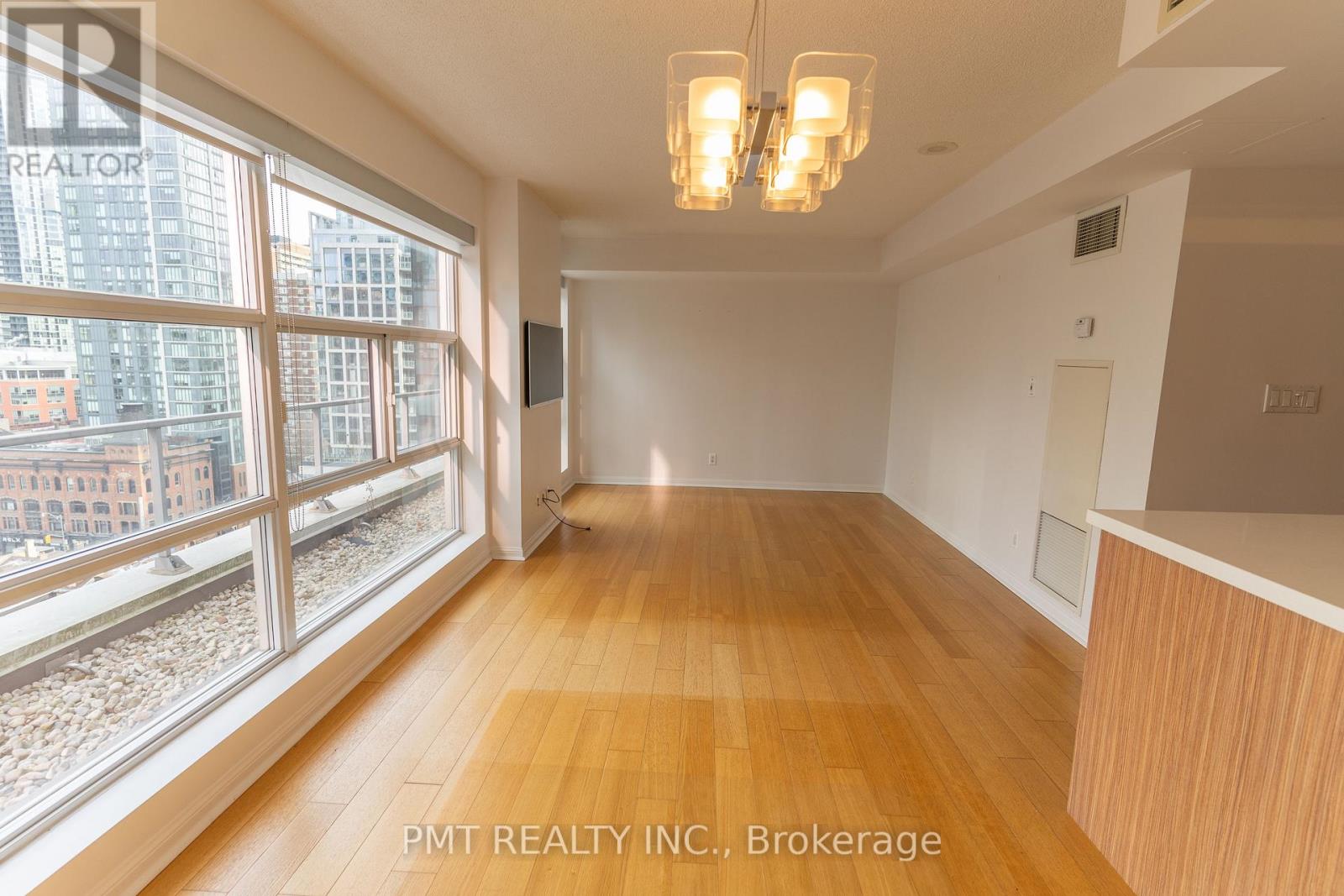 1607 - 11 St Joseph Street, Toronto, Ontario  M4Y 3G4 - Photo 3 - C12646974