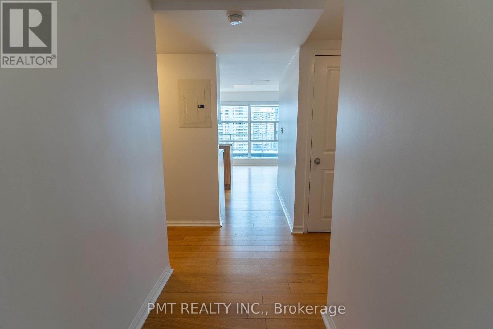 1607 - 11 St Joseph Street, Toronto, Ontario  M4Y 3G4 - Photo 5 - C12646974