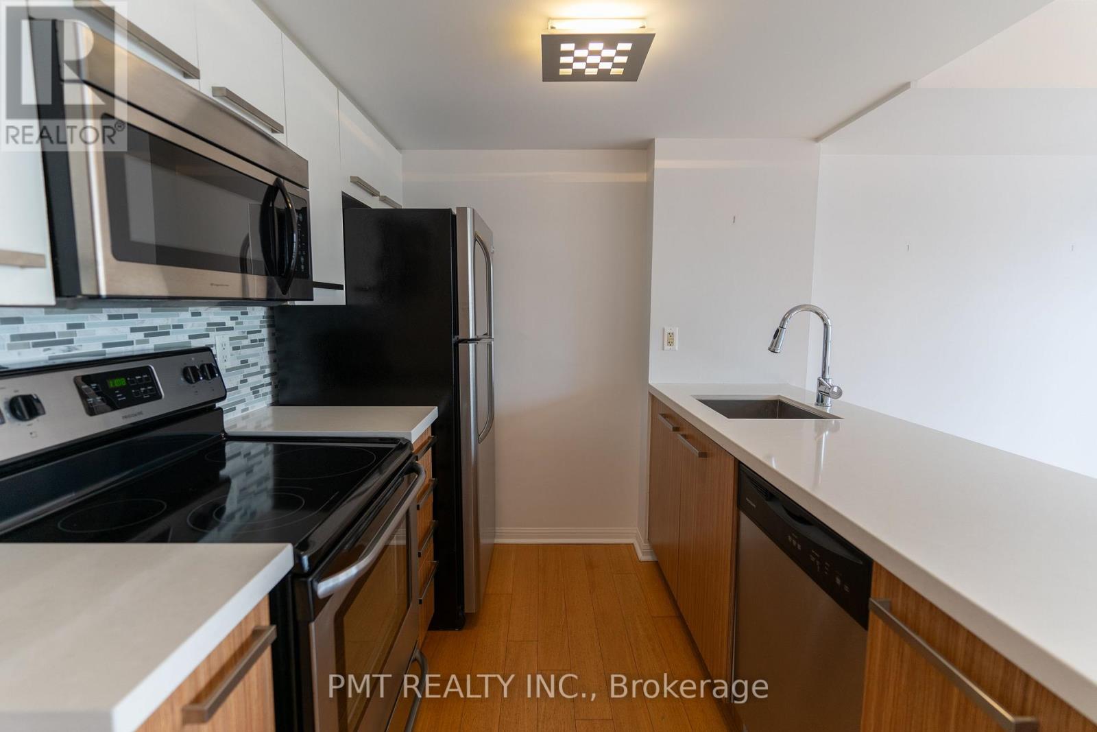 1607 - 11 St Joseph Street, Toronto, Ontario  M4Y 3G4 - Photo 6 - C12646974