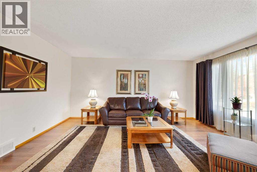 103 Abadan Crescent Ne, Calgary, Alberta  T2A 6P1 - Photo 5 - A2263640