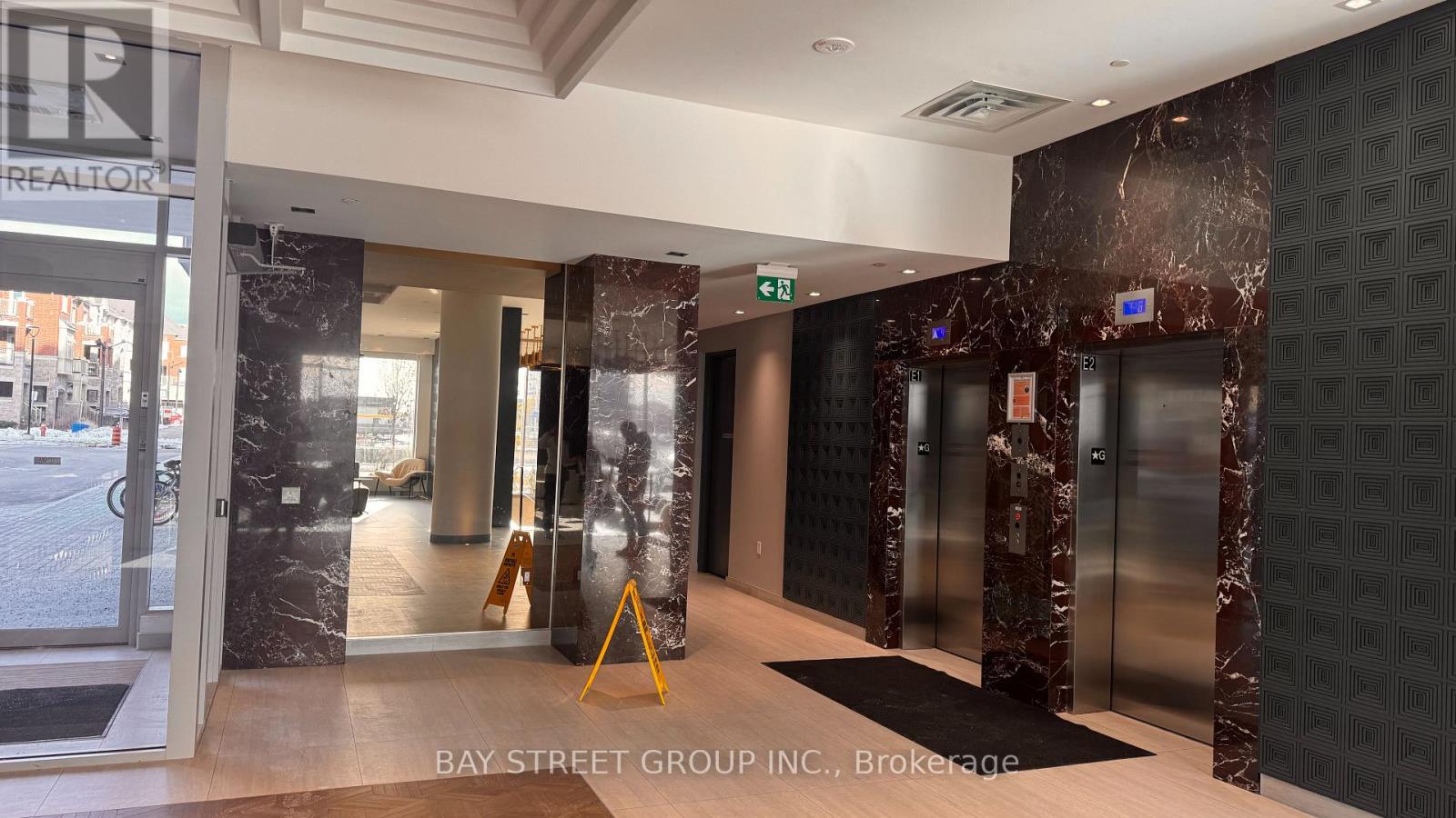 617 - 412 Silver Maple Road, Oakville, Ontario  L6H 6Z9 - Photo 9 - W12611544