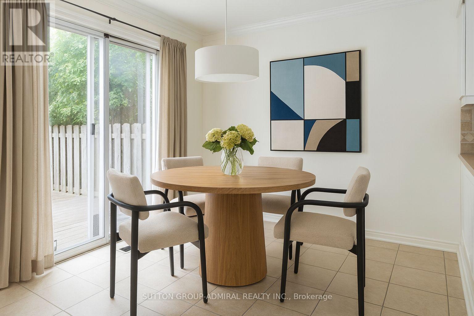 115 Glen Crescent, Vaughan, Ontario  L4J 4W3 - Photo 2 - N12646990