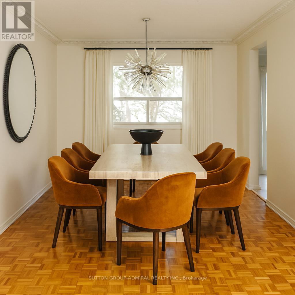 115 Glen Crescent, Vaughan, Ontario  L4J 4W3 - Photo 3 - N12646990