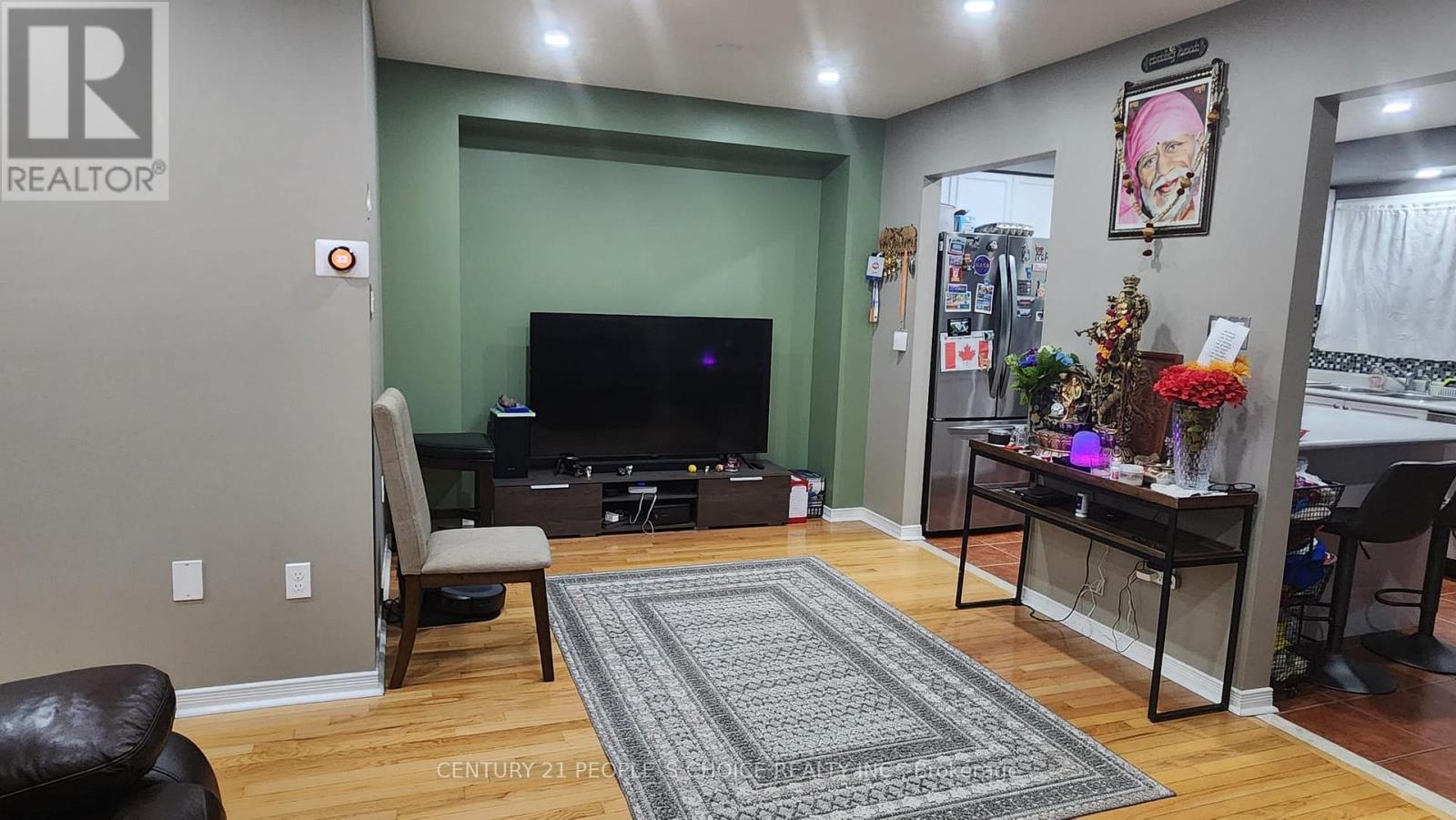 328 Black Drive, Milton, Ontario  L9T 6S2 - Photo 5 - W12646976