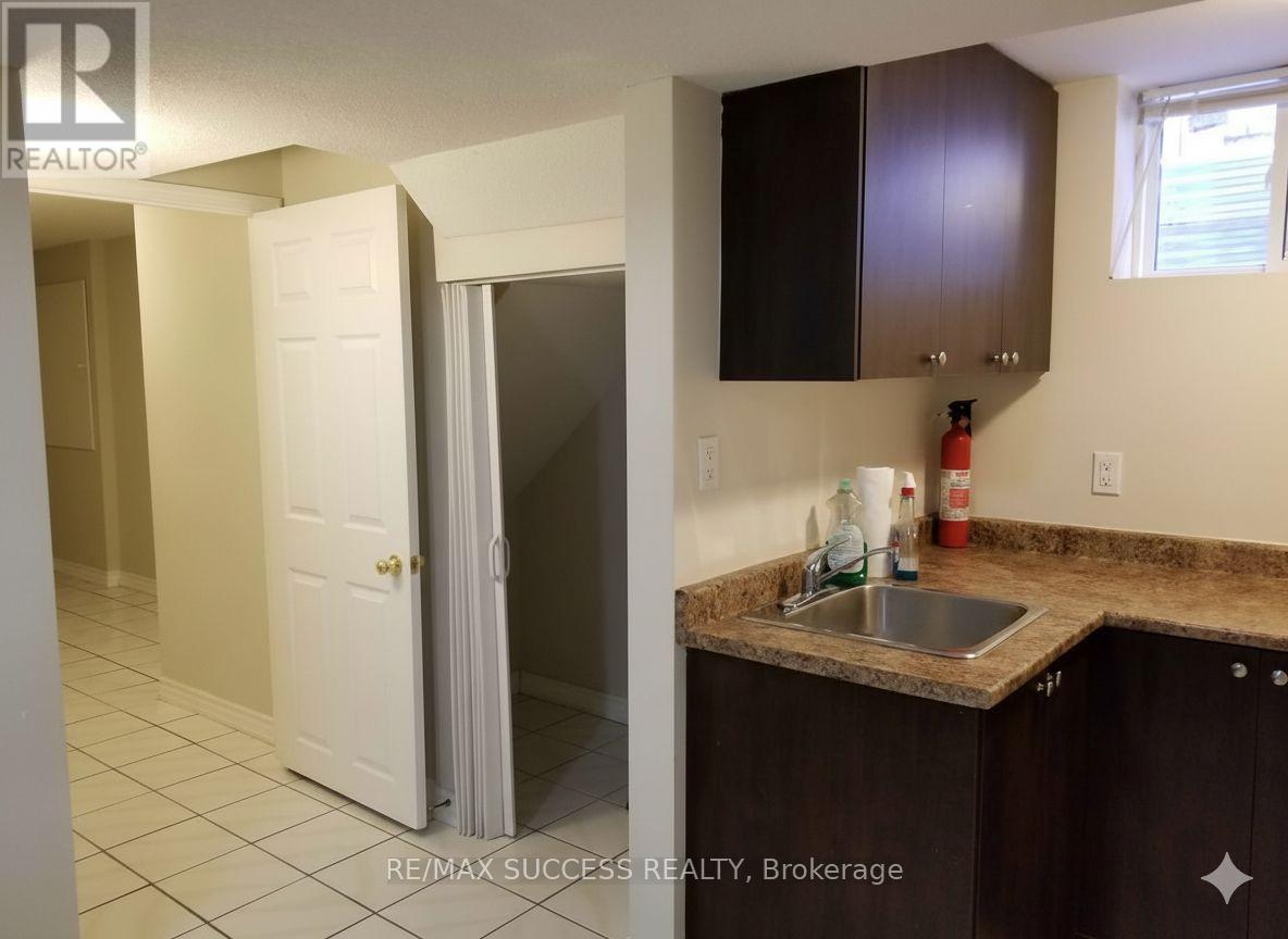 3974 Freeman Terrace S, Mississauga, Ontario  L5M 6R1 - Photo 3 - W12646984