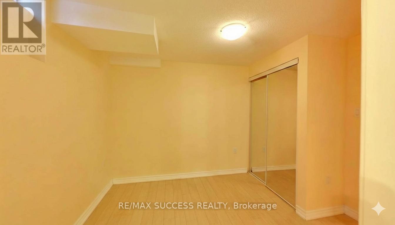 3974 Freeman Terrace S, Mississauga, Ontario  L5M 6R1 - Photo 5 - W12646984