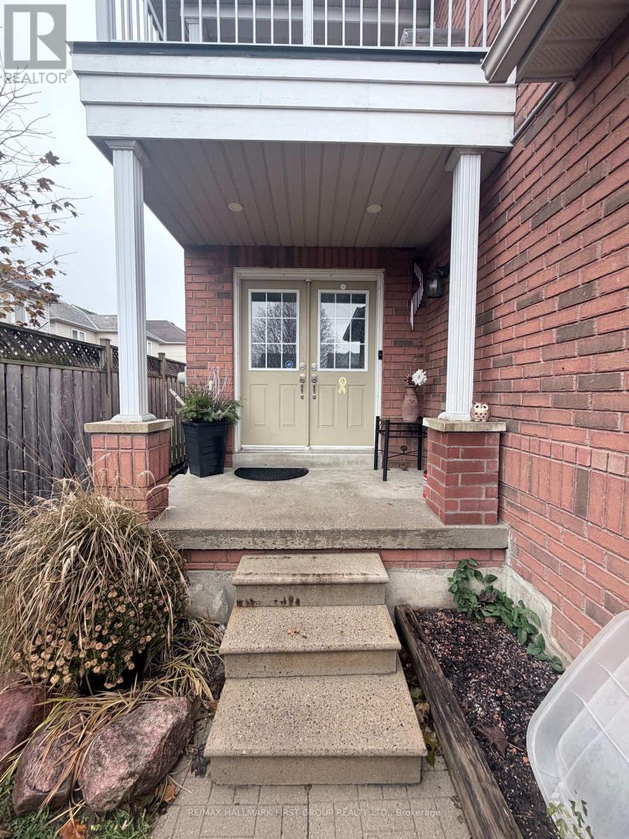 82 Hutton Place, Clarington, Ontario  L1C 5K1 - Photo 2 - E12647066