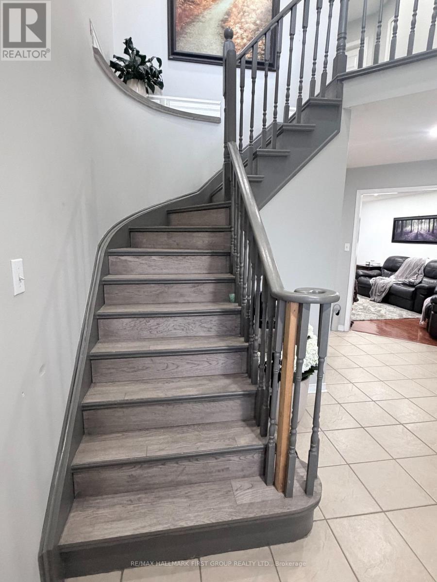 82 Hutton Place, Clarington, Ontario  L1C 5K1 - Photo 4 - E12647066