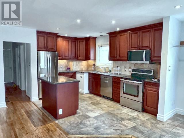 109 Flora Drive, Toronto, Ontario  M1P 1A7 - Photo 4 - E12647082