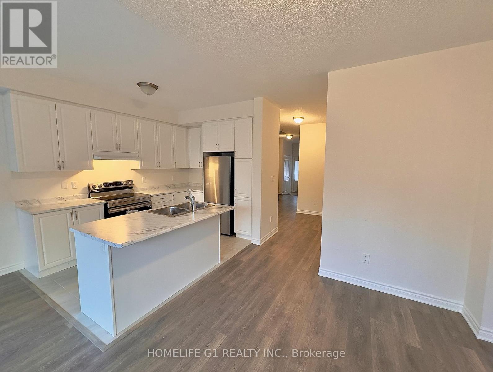 51 Sapphire Way, Thorold, Ontario  L2V 0B8 - Photo 3 - X12646988