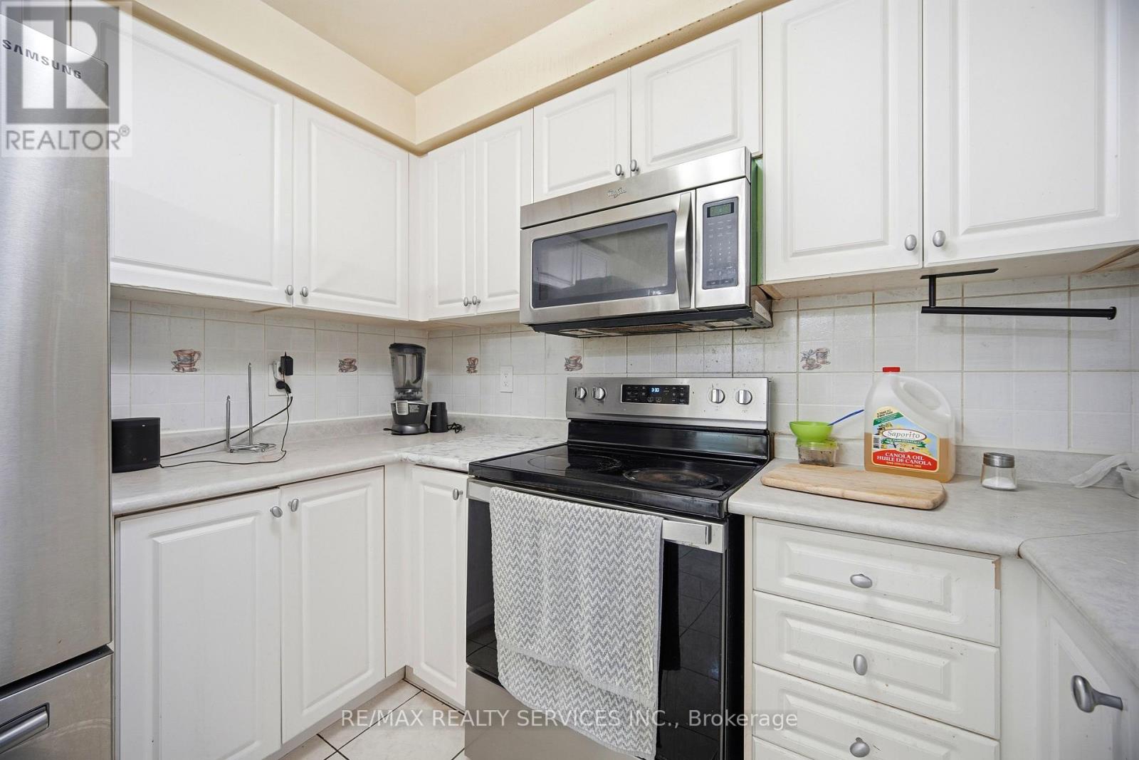 19 Flatlands Way, Brampton, Ontario  L6R 2B5 - Photo 13 - W12631300