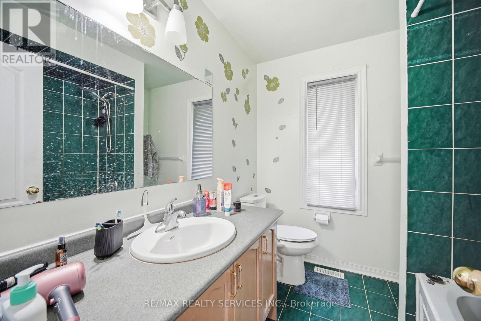 19 Flatlands Way, Brampton, Ontario  L6R 2B5 - Photo 24 - W12631300