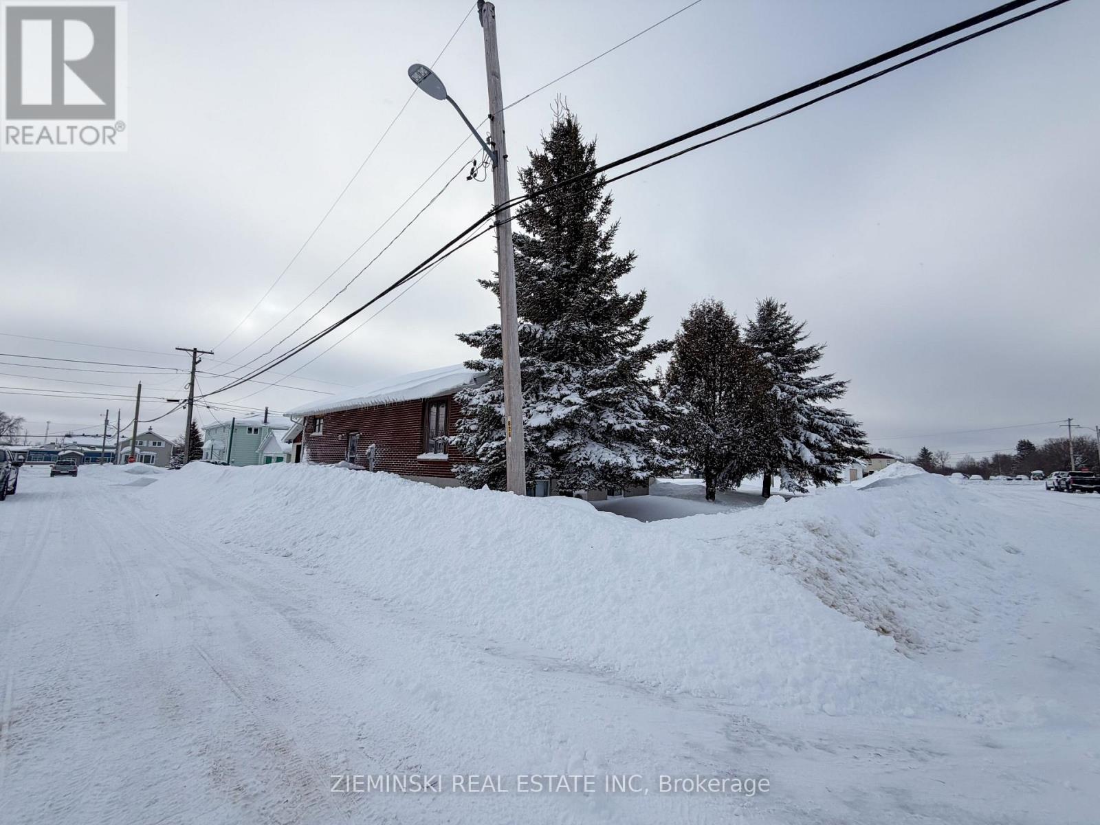 637 Montrock Street, Iroquois Falls, Ontario  P0K 1E0 - Photo 49 - T12647048