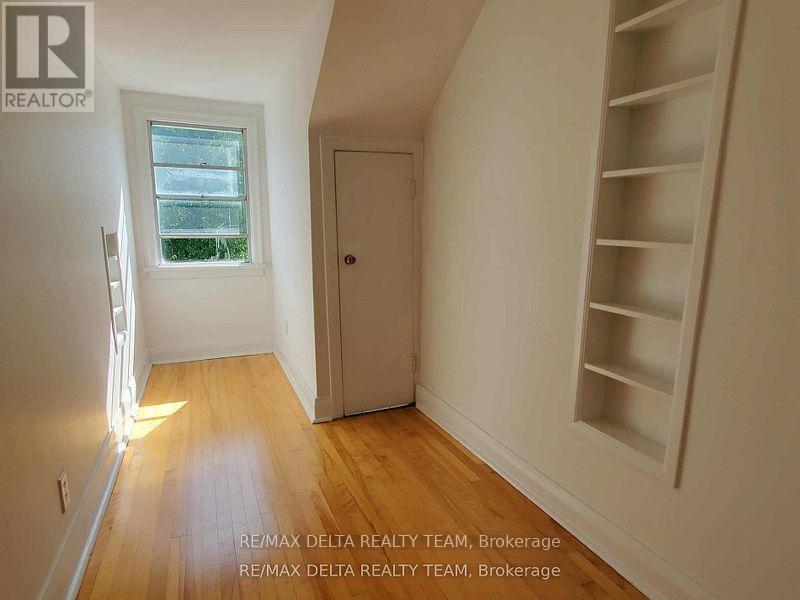 149 Pleasant Park Road, Ottawa, Ontario  K1H 5M4 - Photo 12 - X12647064