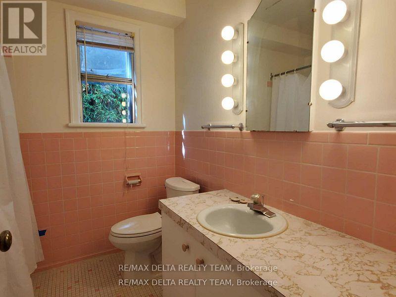 149 Pleasant Park Road, Ottawa, Ontario  K1H 5M4 - Photo 9 - X12647064