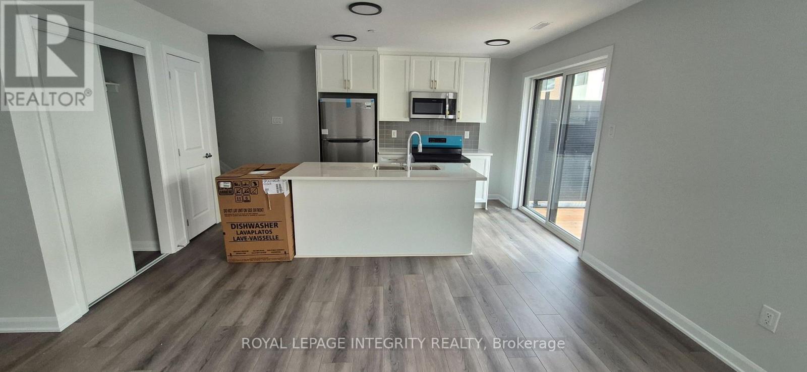 10 - 401 Glenroy Gilbert Drive, Ottawa, Ontario  K2J 7N7 - Photo 5 - X12647092