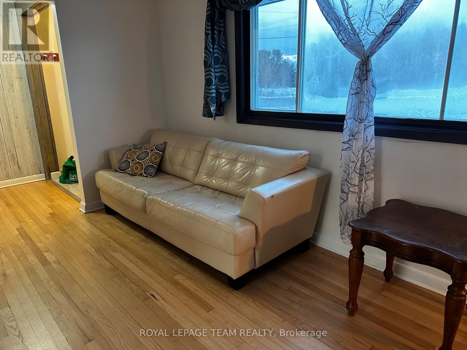 3590 Devine Road, Ottawa, Ontario  K4B 1S4 - Photo 5 - X12647094