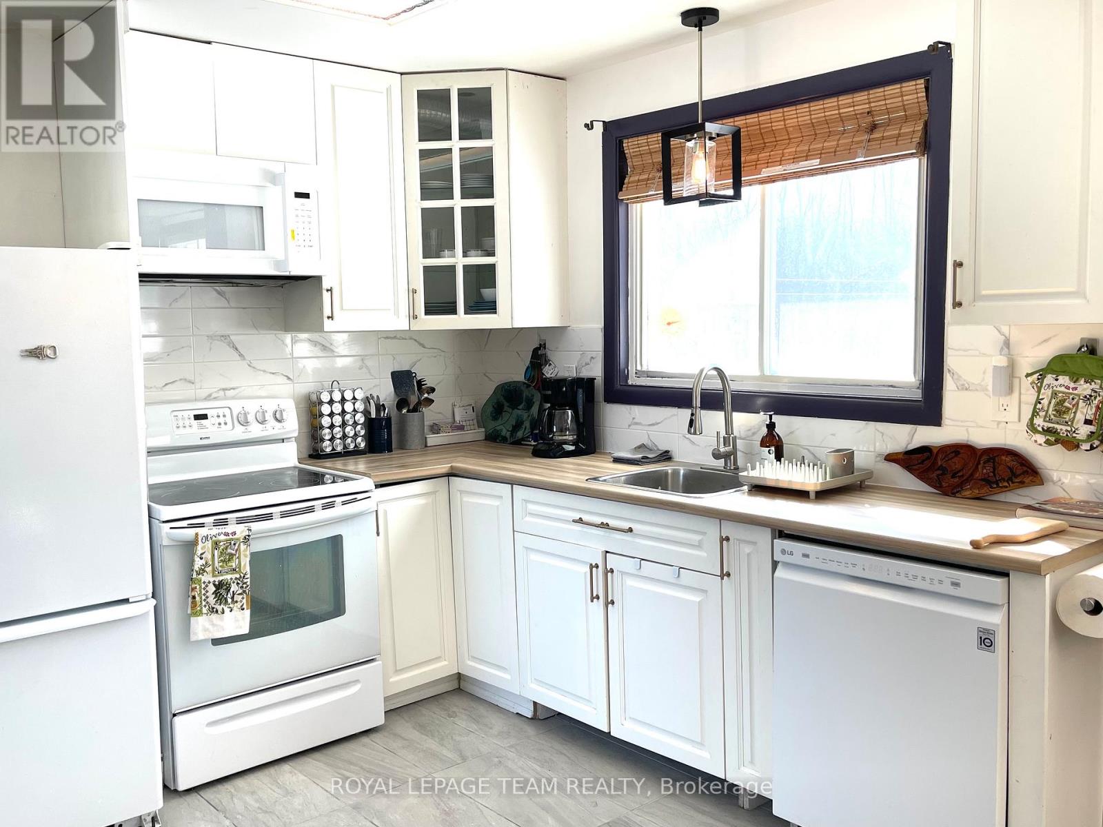 3590 Devine Road, Ottawa, Ontario  K4B 1S4 - Photo 6 - X12647094