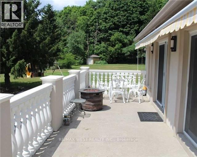 90 Stephanie Boulevard, Vaughan, Ontario  L4L 1A6 - Photo 4 - N12495344