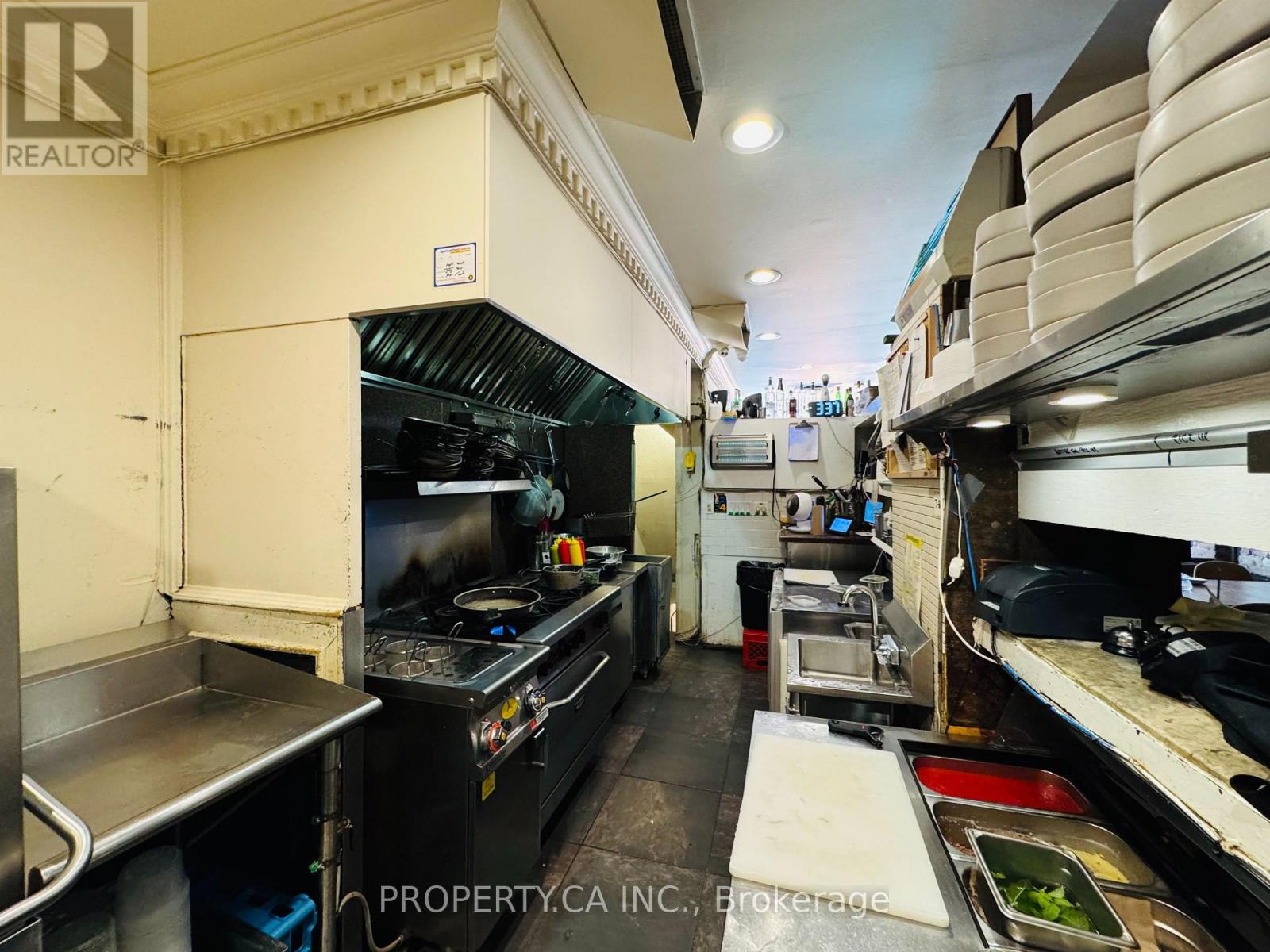 1182 St Clair Avenue W, Toronto (Corso Italia-Davenport), Ontario  M6E 1B4 - Photo 9 - W12275537