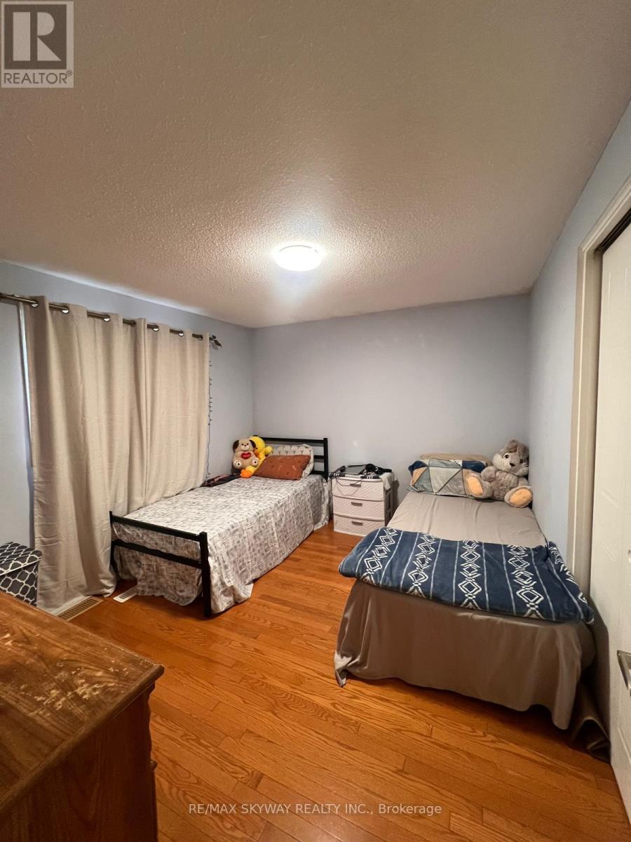 162 Cedarwoods Crescent, Kitchener, Ontario  N2C 2J8 - Photo 28 - X12390057