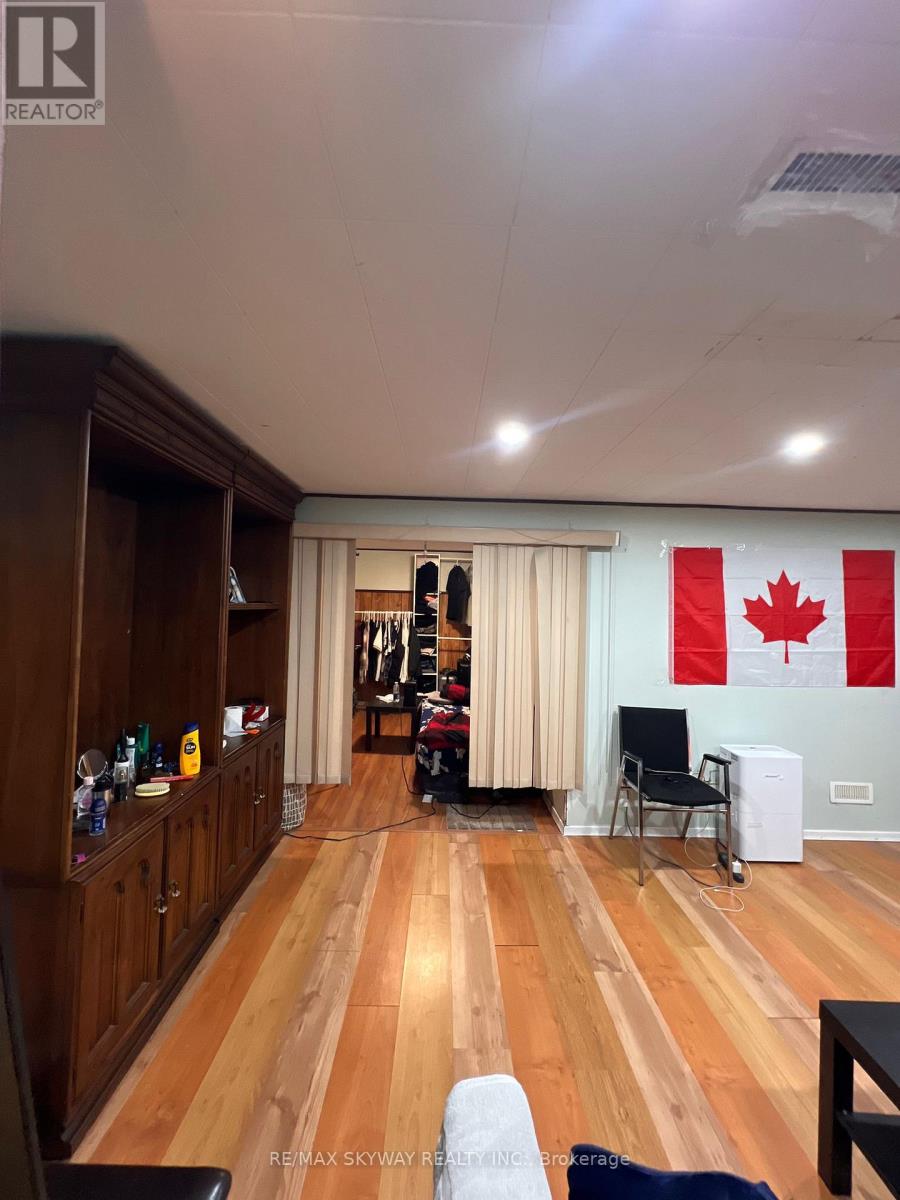 162 Cedarwoods Crescent, Kitchener, Ontario  N2C 2J8 - Photo 34 - X12390057