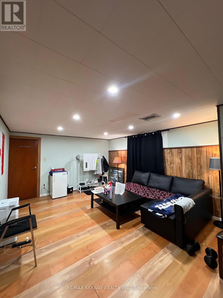 162 Cedarwoods Crescent, Kitchener, Ontario  N2C 2J8 - Photo 38 - X12390057