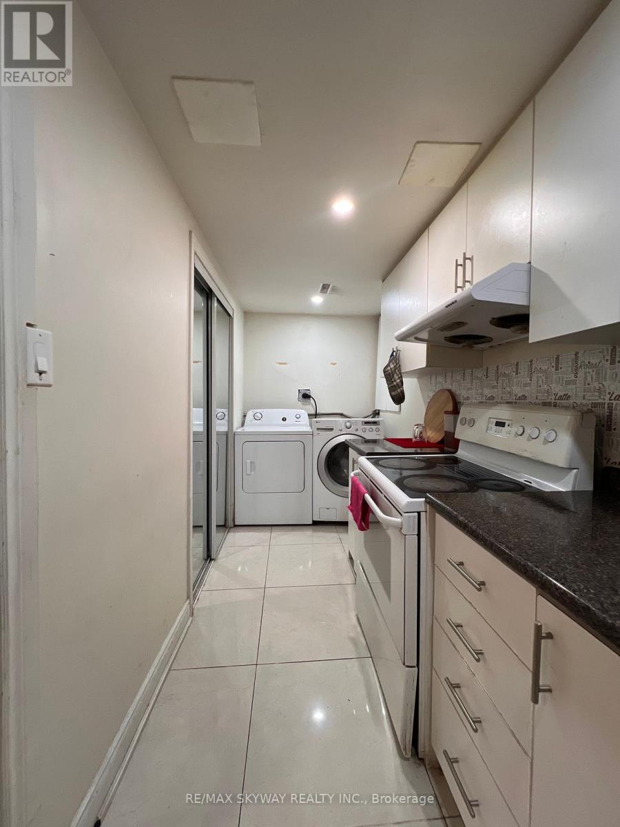 162 Cedarwoods Crescent, Kitchener, Ontario  N2C 2J8 - Photo 43 - X12390057