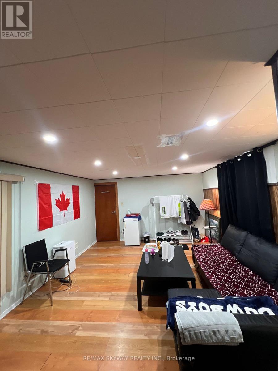 162 Cedarwoods Crescent, Kitchener, Ontario  N2C 2J8 - Photo 33 - X12390057