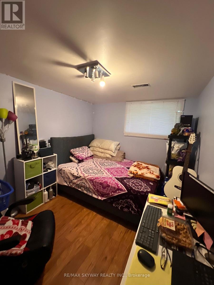 162 Cedarwoods Crescent, Kitchener, Ontario  N2C 2J8 - Photo 35 - X12390057