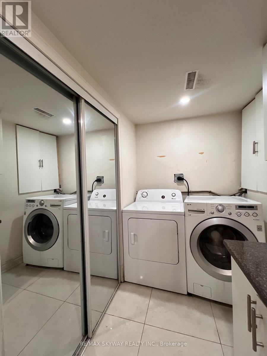 162 Cedarwoods Crescent, Kitchener, Ontario  N2C 2J8 - Photo 46 - X12390057