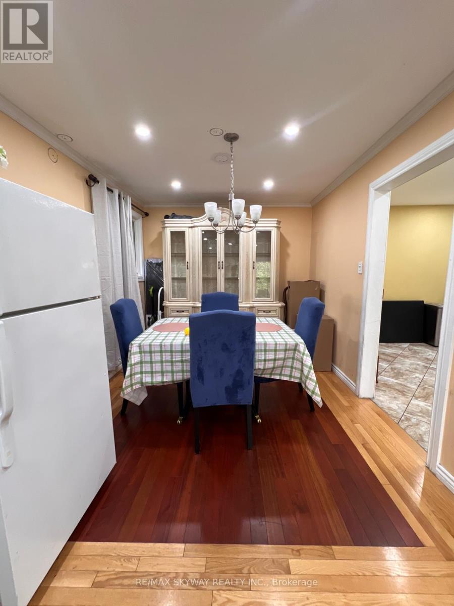 162 Cedarwoods Crescent, Kitchener, Ontario  N2C 2J8 - Photo 9 - X12390057