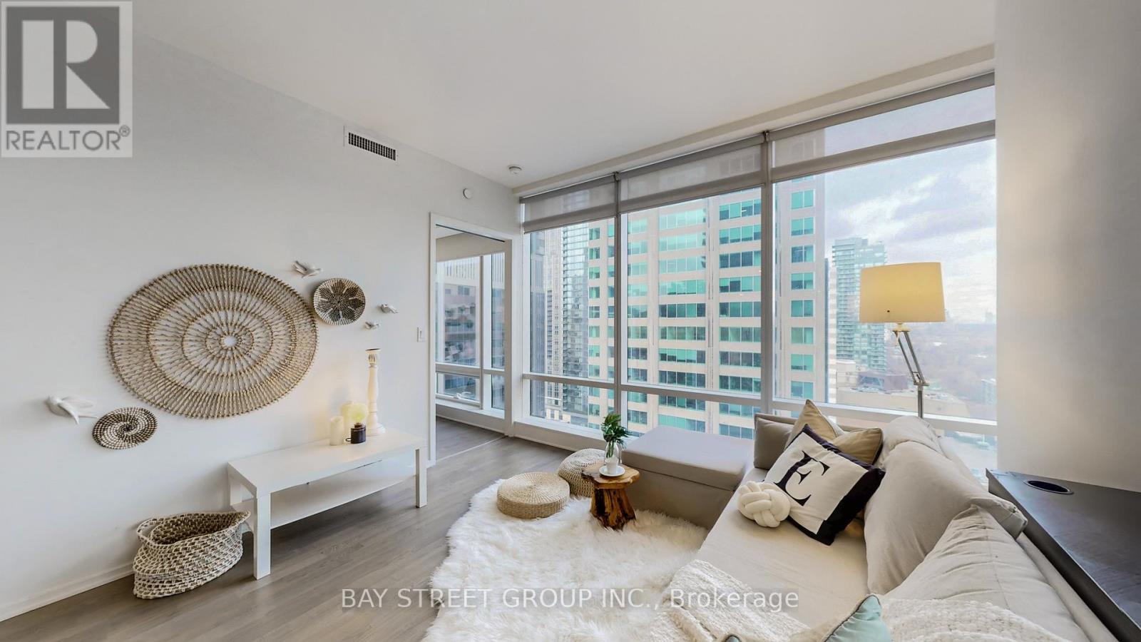 1701 - 1 Bloor Street E, Toronto, Ontario  M4W 0A8 - Photo 8 - C12647024