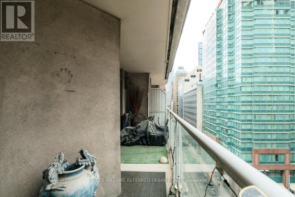 1004 - 105 Victoria Street, Toronto, Ontario  M5C 3B4 - Photo 24 - C12647074