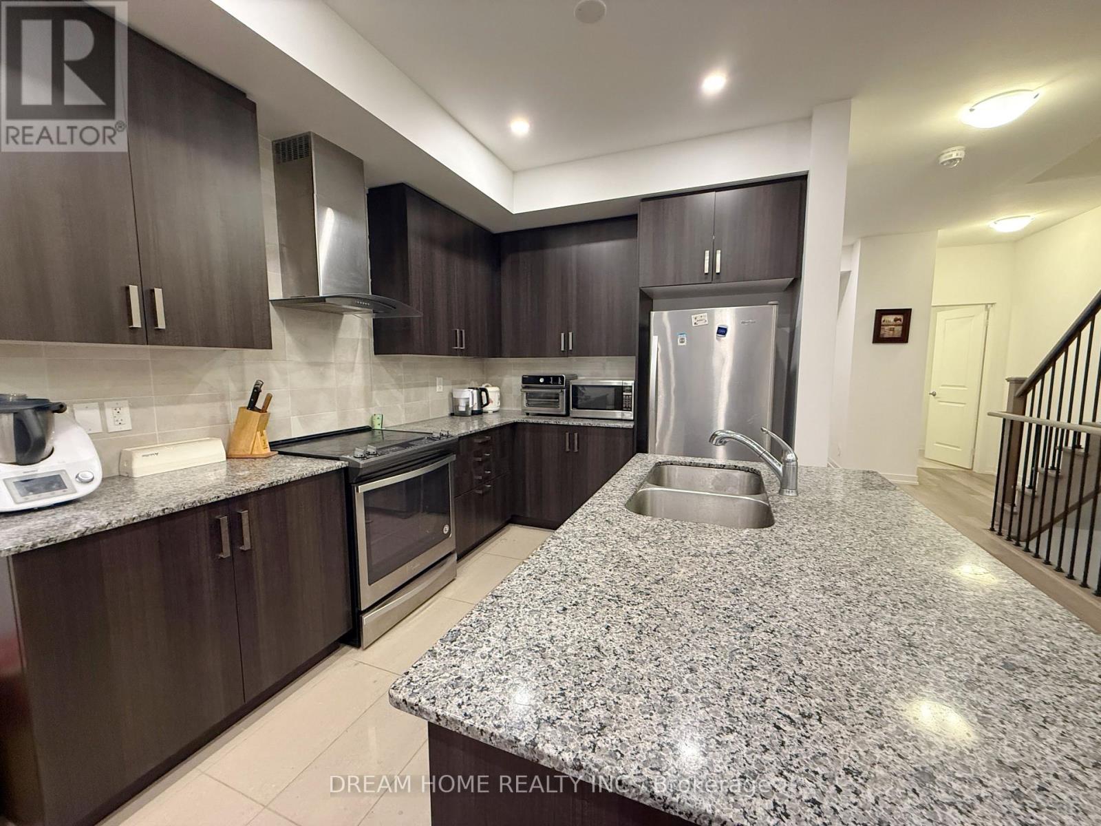 314 Clay Stones Street, Newmarket, Ontario  L3X 0M1 - Photo 8 - N12647018