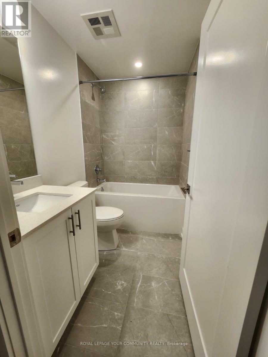 907 - 693 Davis Drive, Newmarket, Ontario  L3Y 2R2 - Photo 6 - N12647078