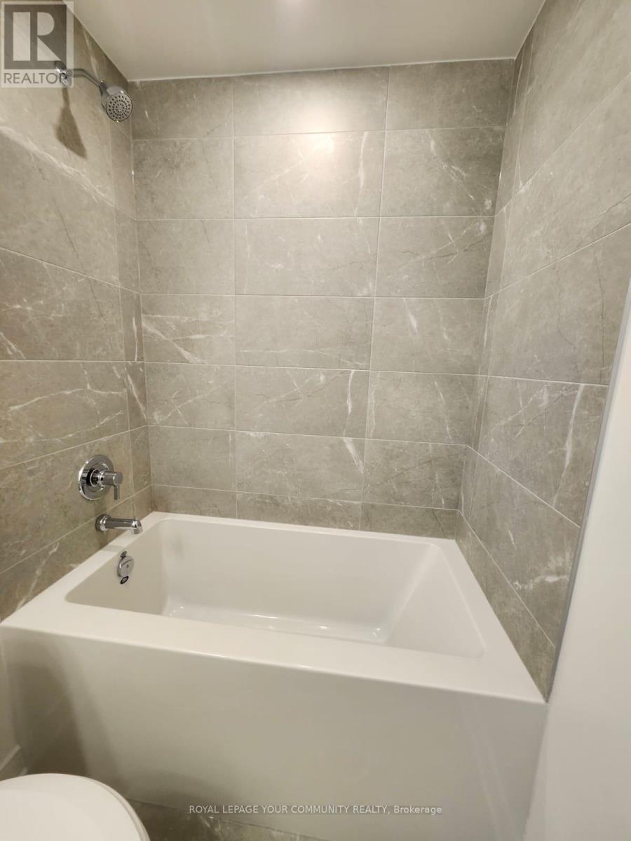 907 - 693 Davis Drive, Newmarket, Ontario  L3Y 2R2 - Photo 7 - N12647078