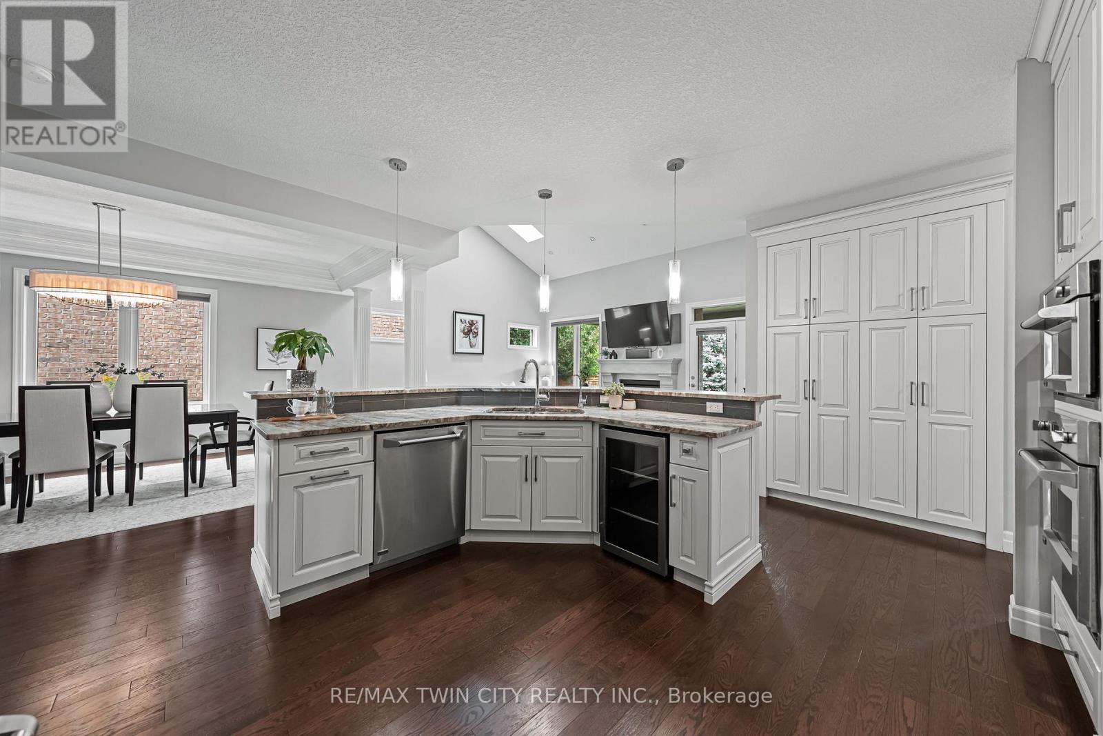 308 Deerfoot Trail, Waterloo, Ontario  N2K 0B3 - Photo 25 - X12389707