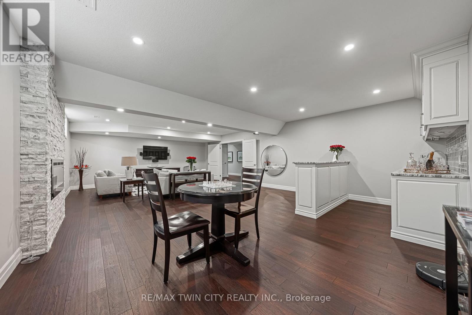 308 Deerfoot Trail, Waterloo, Ontario  N2K 0B3 - Photo 38 - X12389707