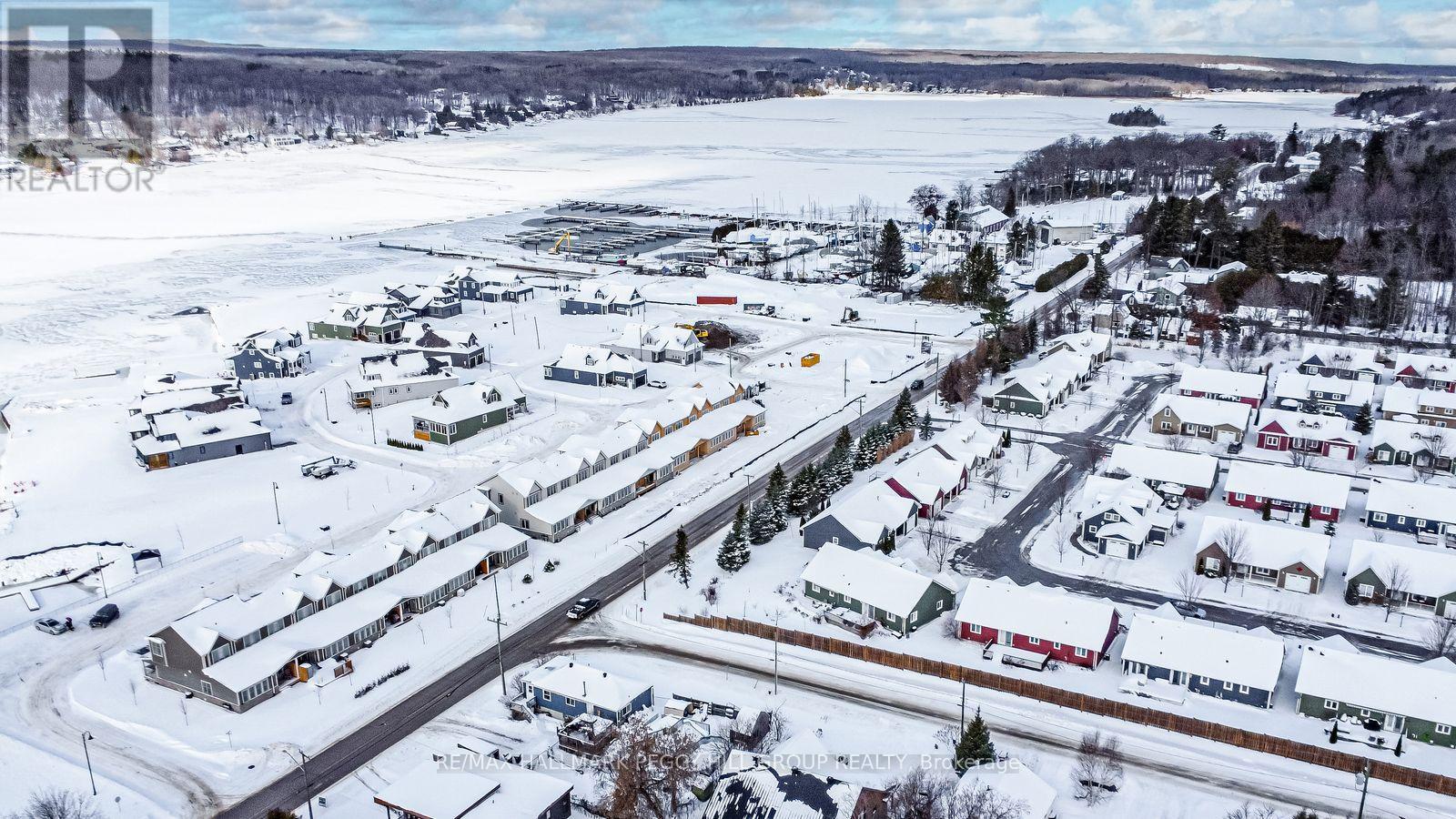 10 Grew Crescent, Penetanguishene, Ontario  L9M 0A4 - Photo 2 - S12563104