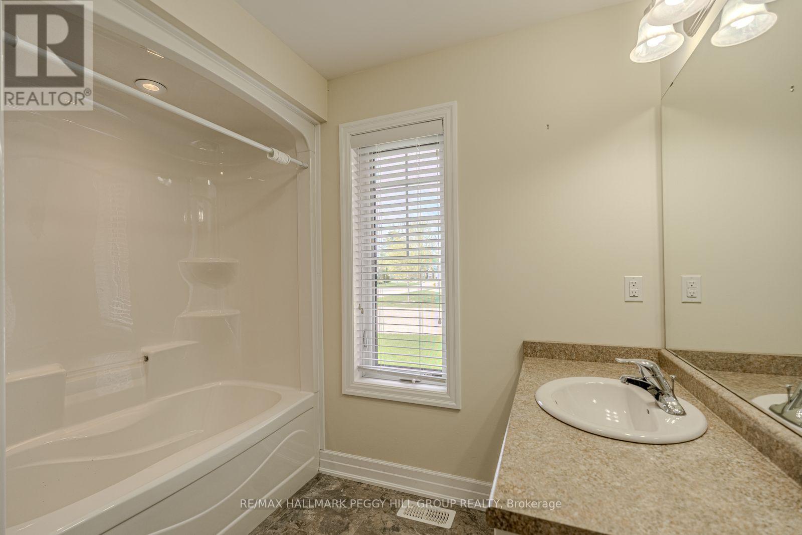 10 Grew Crescent, Penetanguishene, Ontario  L9M 0A4 - Photo 12 - S12563104